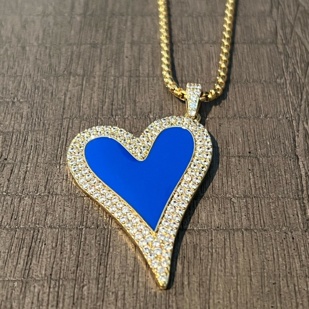 Elegant Gold Necklace Blue Heart Pendant Magnetic Closure 17” Plus 3” Extender